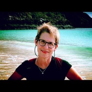 Meet your Posher, Esther